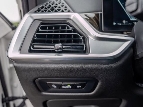 Used 2025 BMW X5 xDrive40i w/ Premium Package image 8