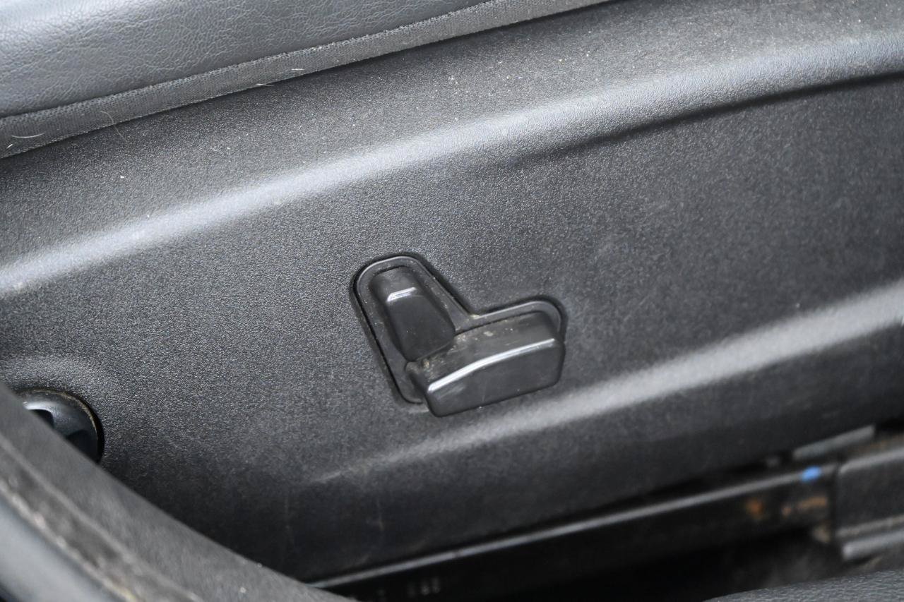 Used 2021 Chrysler 300 Touring L RWD image 18
