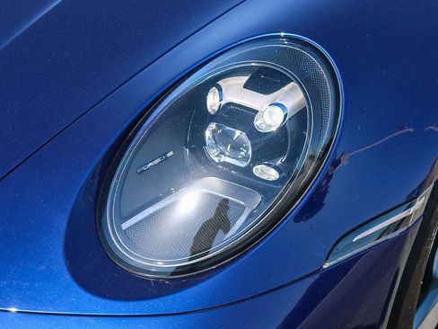 Used 2023 Porsche 911 Carrera T RWD image 5