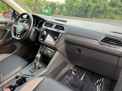 Used 2018 Volkswagen Tiguan SE FWD image 27