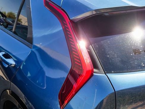 Certified 2023 Kia Niro Wave FWD image 14