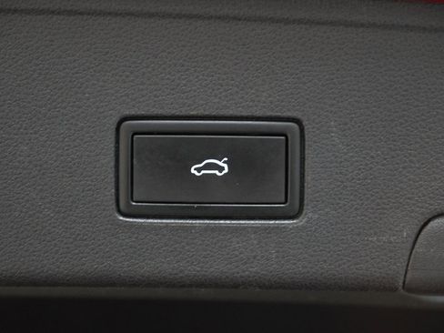 Used 2021 Volkswagen Atlas Cross Sport SE w/ Panoramic Sunroof Package image 47