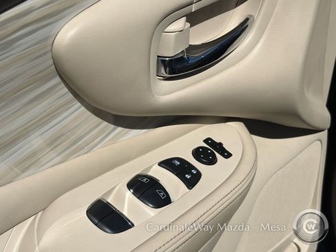 Used 2016 Nissan Murano Platinum w/ Platinum Technology Package FWD image 11