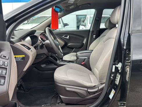 Used 2013 Hyundai Tucson GL image 10