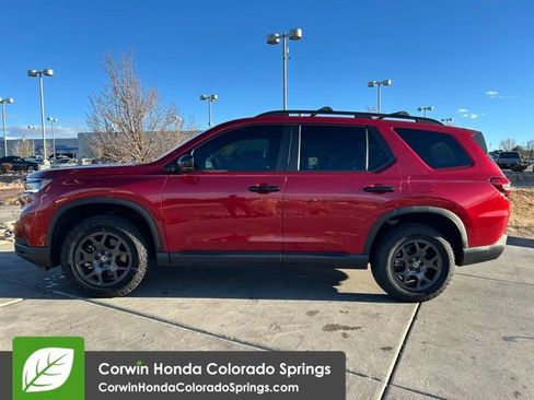 Used 2023 Honda Pilot TrailSport image 4