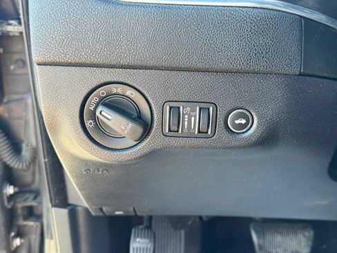 Used 2015 Dodge Charger SXT RWD image 15