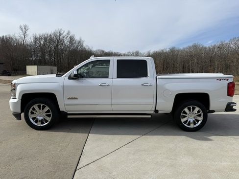 Used 2017 Chevrolet Silverado 1500 High Country image 2