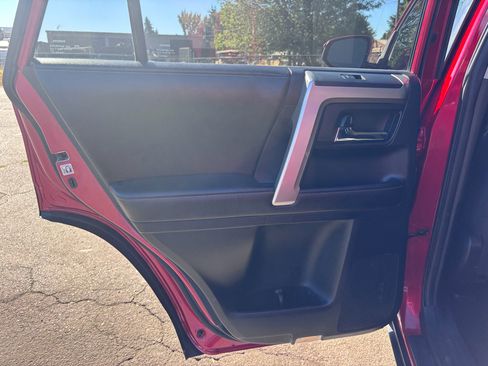 Used 2017 Toyota 4Runner SR5 image 32