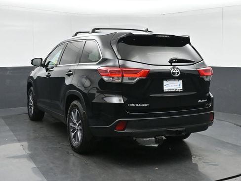 Used 2019 Toyota Highlander XLE image 5