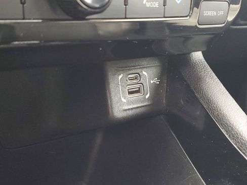 Used 2023 Jeep Compass Limited image 28