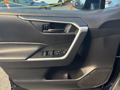 Used 2025 Toyota RAV4 LE image 20