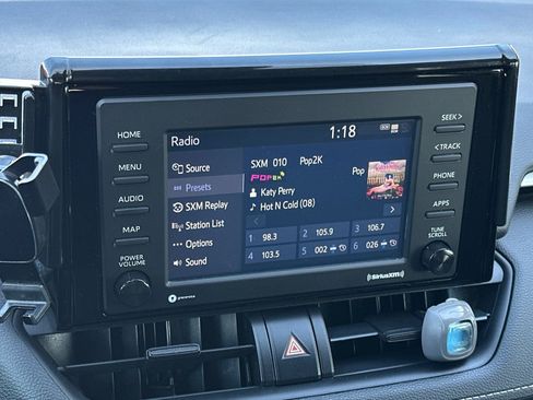 Used 2021 Toyota RAV4 XLE AWD/4WD image 18