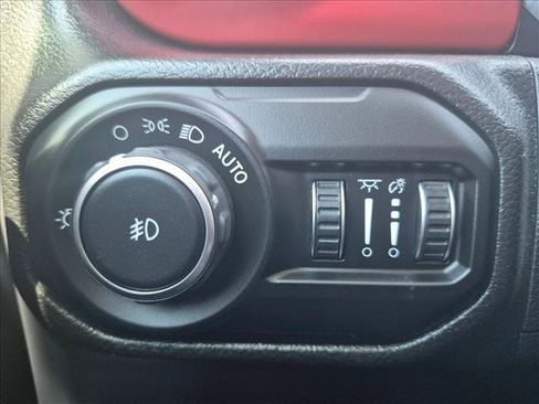 Used 2022 Jeep Wrangler Rubicon AWD/4WD image 16