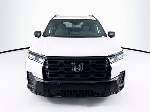 New 2026 Honda Pilot Sport image 3