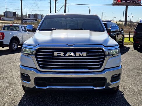 Used 2025 RAM 1500 Laramie image 3