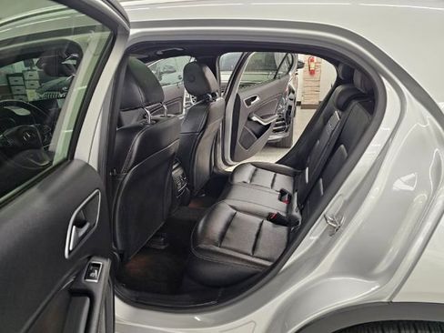 Used 2018 Mercedes-Benz GLA 250 4MATIC w/ Premium Package image 30