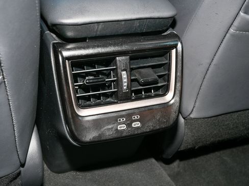 Used 2024 Toyota Crown AWD/4WD image 18