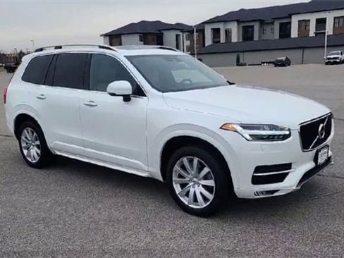 Used 2018 Volvo XC90 T6 Momentum w/ Momentum Plus Package image 3