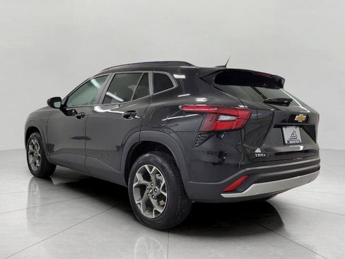 Used 2025 Chevrolet Trax LT w/ LT Convenience Package image 20