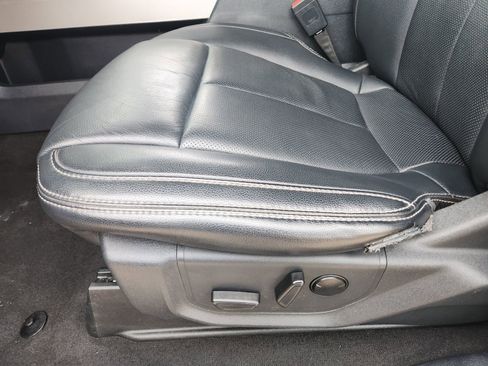 Used 2022 Ford F250 Lariat w/ Lariat Value Package image 26