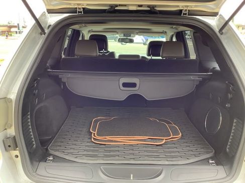 Used 2011 Jeep Grand Cherokee 70th Anniversary RWD image 30