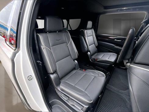 Used 2024 Cadillac Escalade ESV Premium Luxury image 27