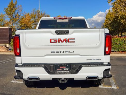 New 2026 GMC Sierra 1500 Denali w/ Denali Reserve Package AWD/4WD image 9