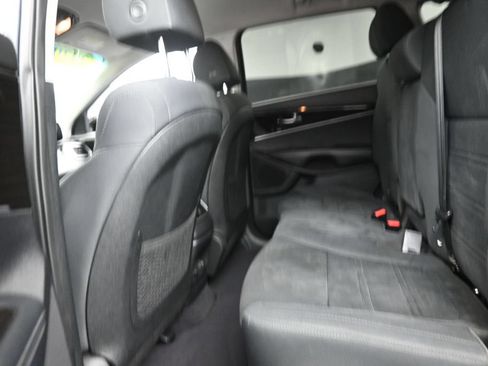 Used 2020 Kia Sorento S AWD/4WD image 14
