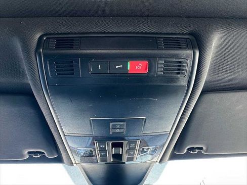 Used 2022 Volkswagen Tiguan SEL R-Line image 32