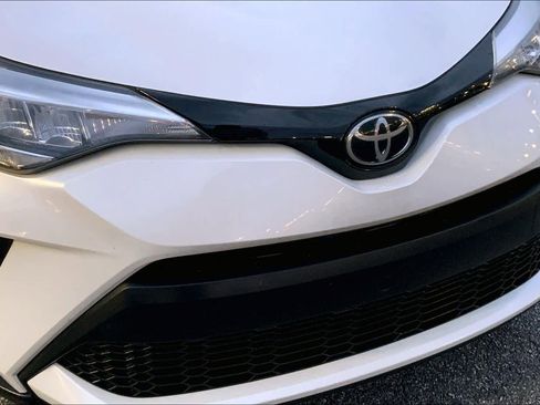 Used 2021 Toyota C-HR LE image 28