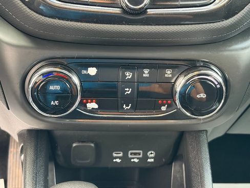 Used 2022 Chevrolet TrailBlazer LT w/ Convenience Package image 19