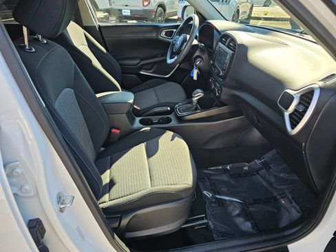 Used 2020 Kia Soul S FWD image 12