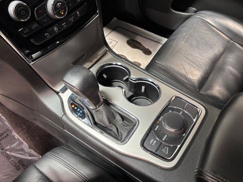 Used 2019 Jeep Grand Cherokee Limited AWD/4WD image 14