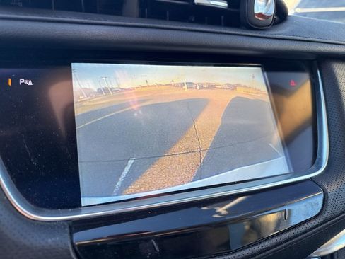 Used 2018 Cadillac XT5 Luxury w/ Driver Awareness Package image 8