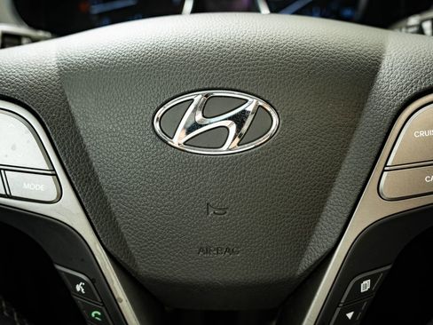 Used 2017 Hyundai Santa Fe Limited image 34