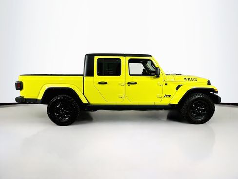 Used 2023 Jeep Gladiator Sport AWD/4WD image 4