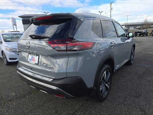 Used 2023 Nissan Rogue SL w/ SL Premium Package image 3