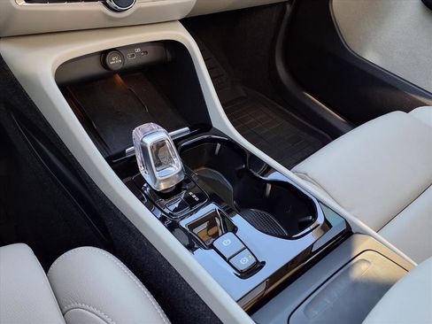 Certified 2023 Volvo XC40 B4 Plus w/ Driver Assist Package image 25