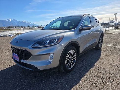 Used 2022 Ford Escape SEL w/ Class II Trailer Tow Package image 3