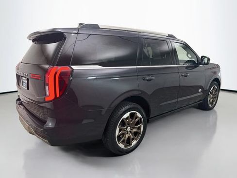 Used 2025 Ford Expedition King Ranch AWD/4WD image 7