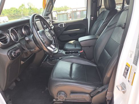 Used 2021 Jeep Wrangler Unlimited Sahara AWD/4WD image 5