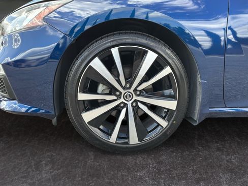 Used 2019 Nissan Altima 2.5 SR FWD image 9