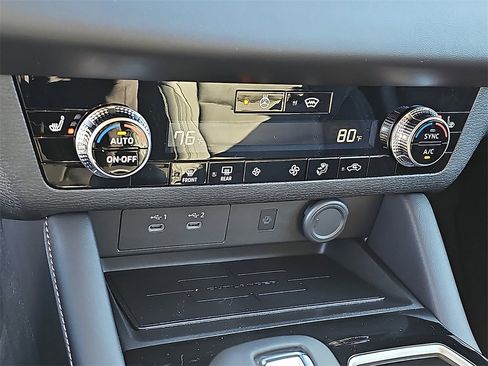 New 2026 Mitsubishi Outlander SE image 16