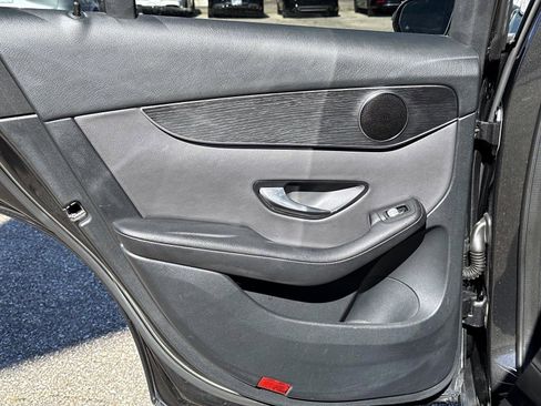 Used 2021 Mercedes-Benz GLC 300 image 13