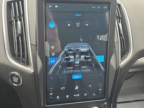 Used 2022 Ford Edge Titanium image 24