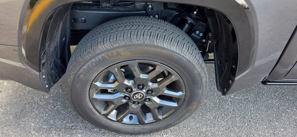Used 2026 Toyota Tundra Platinum AWD/4WD image 8