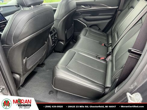 Used 2023 Jeep Grand Cherokee Limited w/ Luxury Tech Group II AWD/4WD image 13