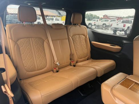 Used 2022 Jeep Grand Wagoneer Series III AWD/4WD image 16