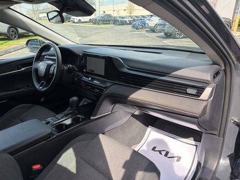 Used 2025 Toyota Camry LE image 12