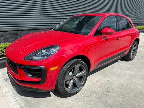 Used 2026 Porsche Macan AWD/4WD image 7
